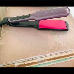 Flat Iron, 2" Ceramic Straightener